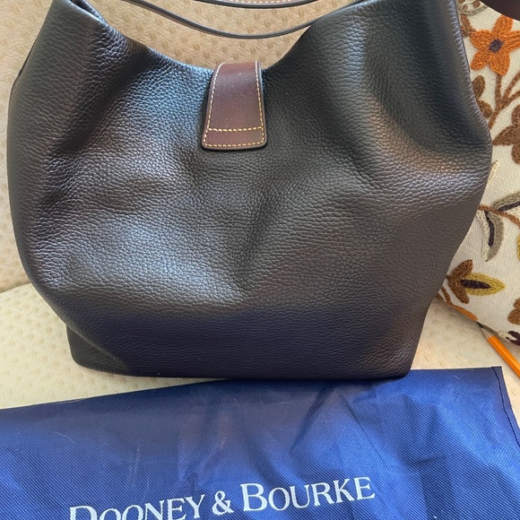 Dooney & Bourke Pebbled Leather Hobo Logo Hook Close Bag - Picture 2 of 9